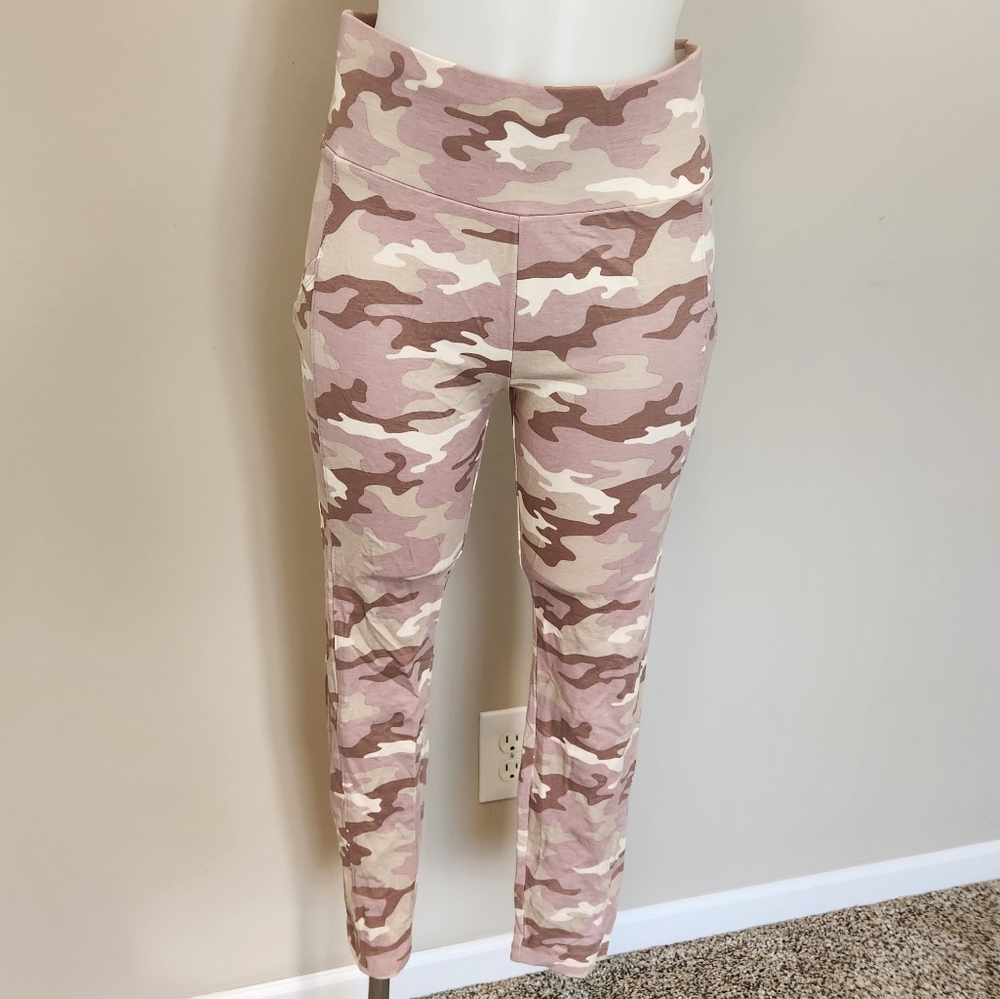 Lou & Grey high rise ankle pocket leggings